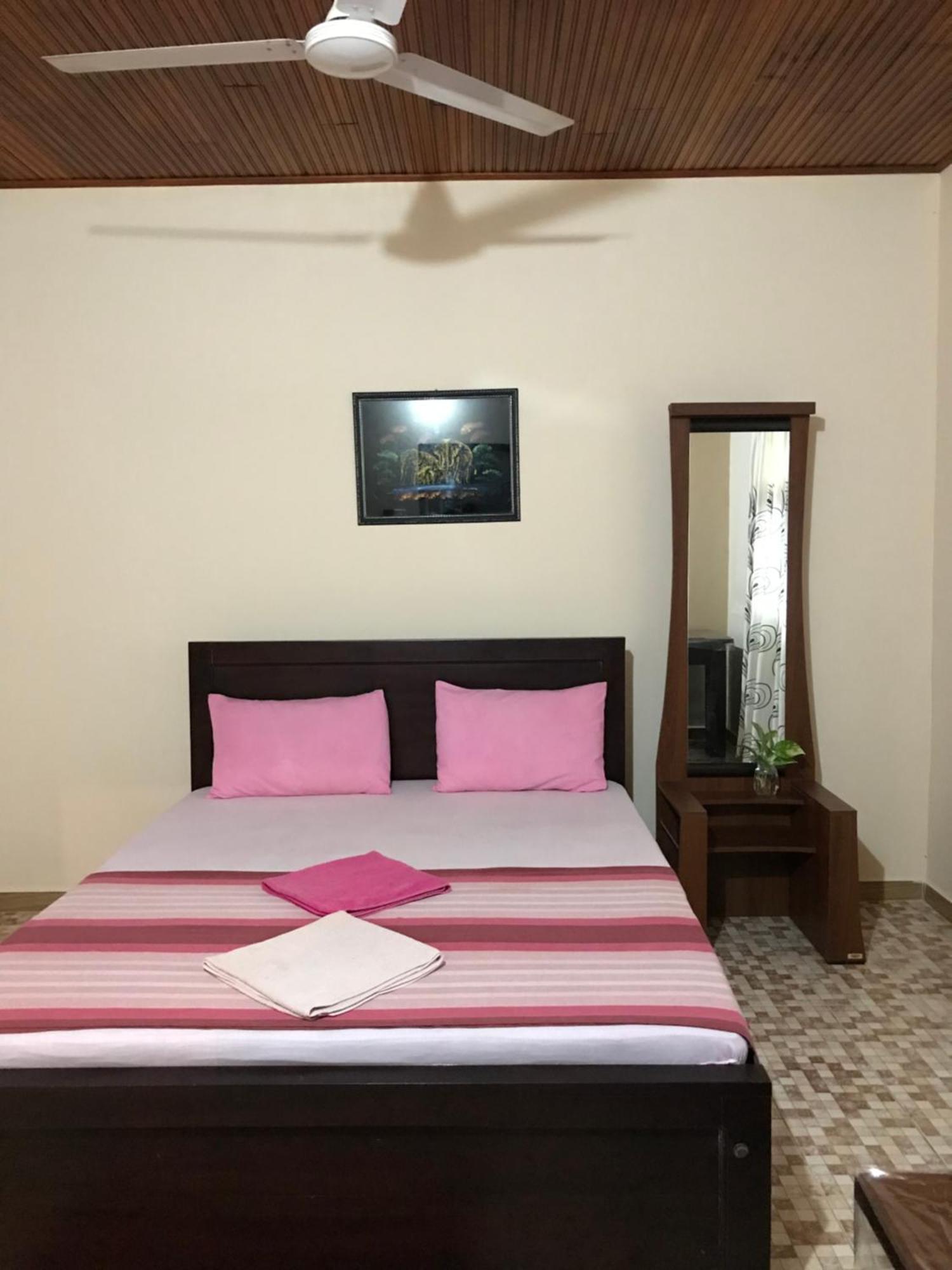 Villa Rodrigo Lite Negombo Esterno foto