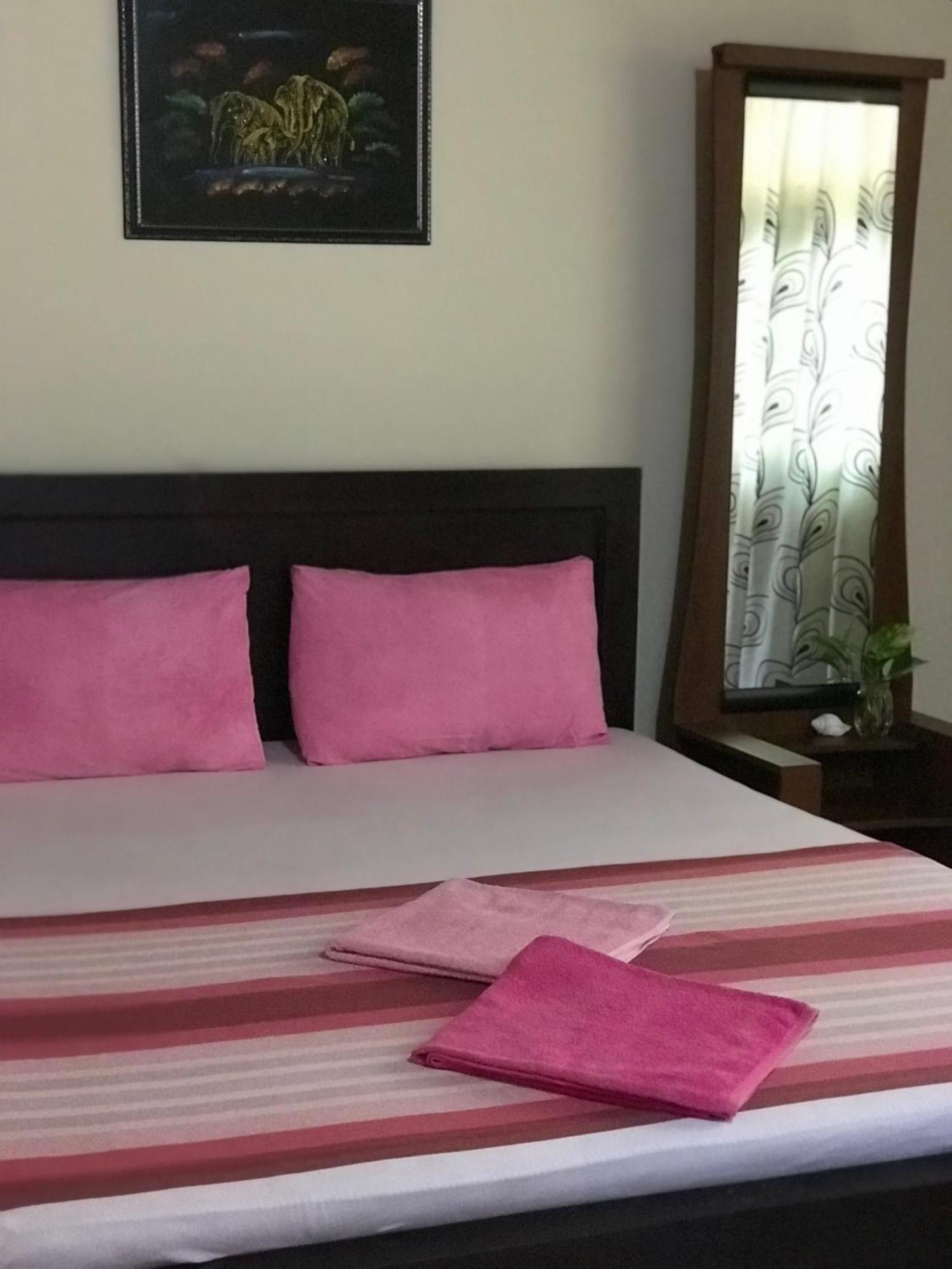 Villa Rodrigo Lite Negombo Esterno foto